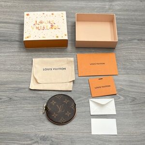 BRAND NEW Louis Vuitton Brown Monogram Round Pouch
